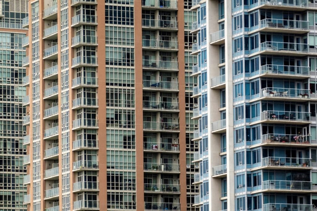 Canada to invest C$2.7 billion to build rental housing in Toronto