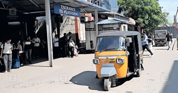 Ernakulam South Railway Station renovation delayed: Passengers face hardship