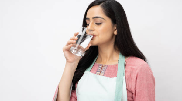 Kidney health: Drinking 4–5 litres of water won’t cleanse your kidneys; doctor explains what healthy hydration should look like