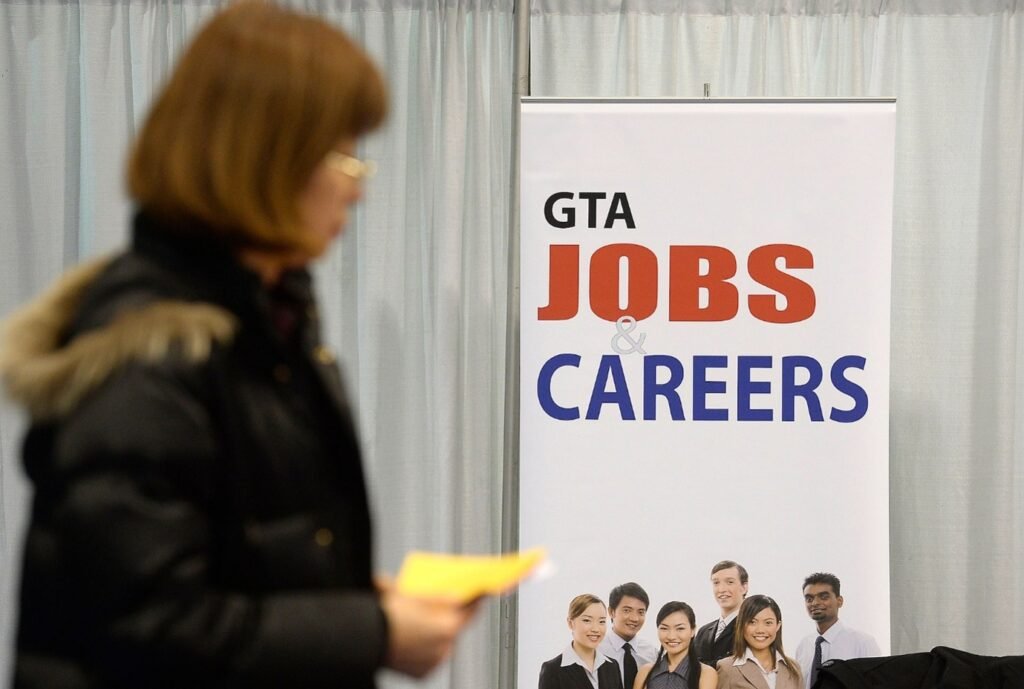 Canada loses 41,700 jobs as summer hiring fades; unemployment rate holds steady