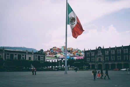Hurricane Simon pounds resorts and vulnerable towns along Mexico’s Pacific coast