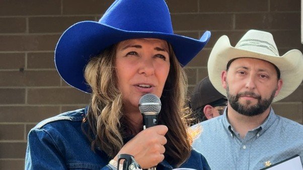 In her riding, party leaders back Danielle Smith