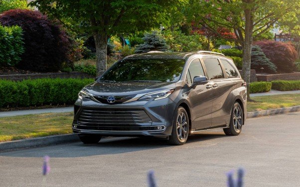 Toyota Advises Not to Sit in Second Row of Certain Siennas